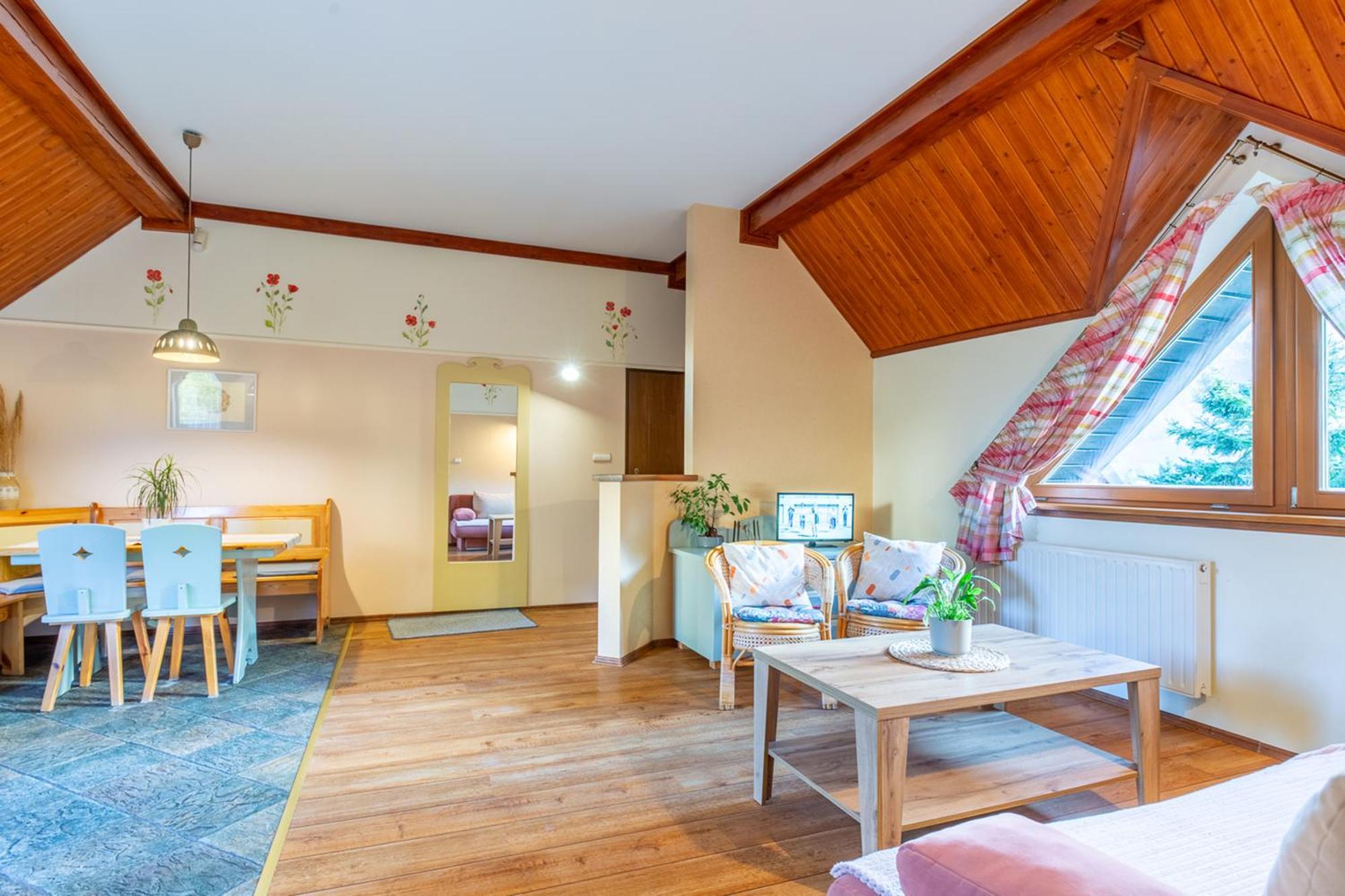 לינה וארוחת בוקר שצ'צ'ירק Family Relax Widoki מראה חיצוני תמונה