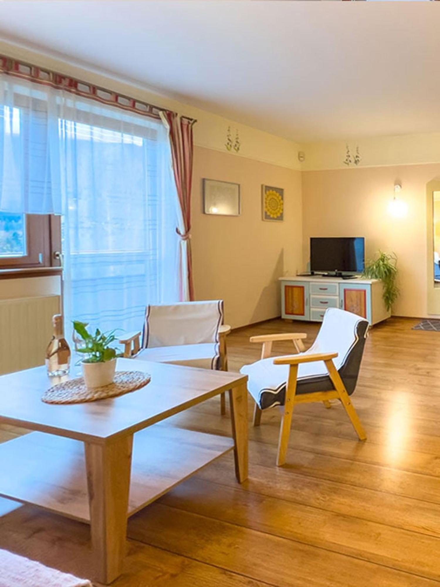 לינה וארוחת בוקר שצ'צ'ירק Family Relax Widoki מראה חיצוני תמונה